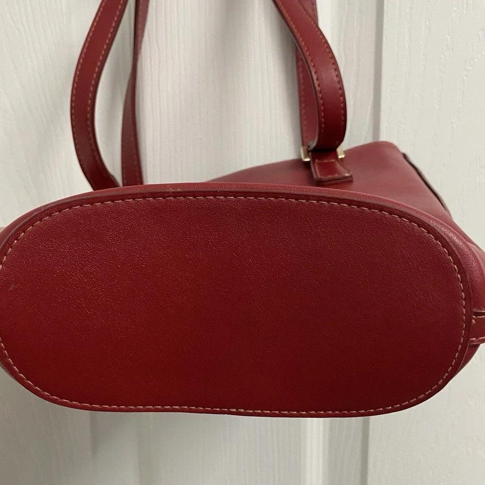 Liz Claiborne accessories Red‎ Purse/shoulder Bag. Double Strap Snap Closure